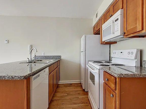 4th image of 8520 Hickory St APT 7