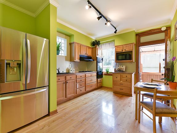 3rd image of 5005 W Wellington Ave