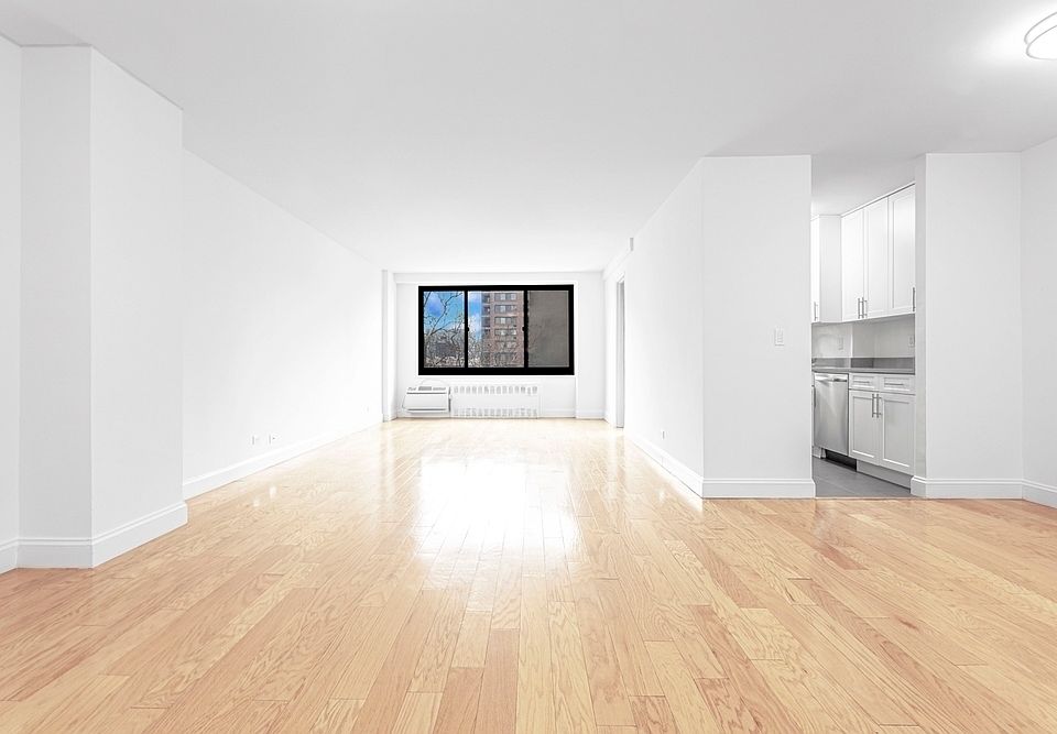 1st image of 10 W 135th St APT 8S