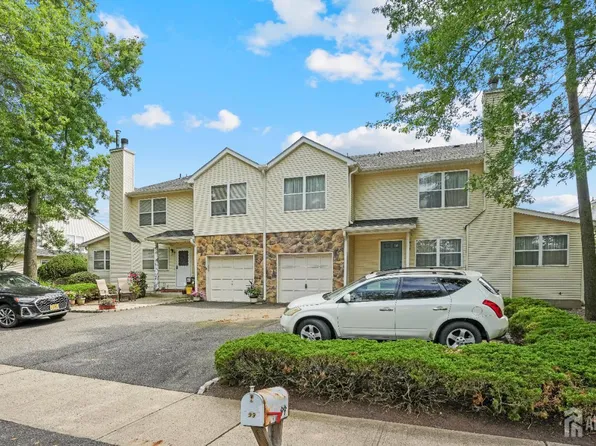 99 Exeter Ct, Piscataway, NJ 08854