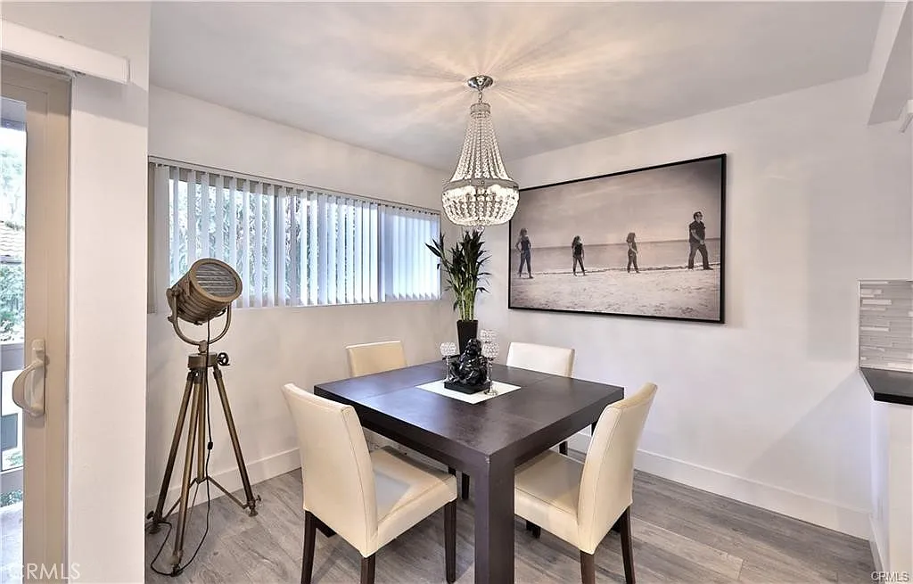 3 bed, 1290 sqft, $4,400 — Photo 4
