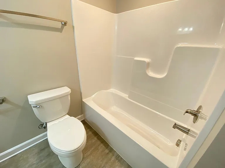 103 Redbud Ct — Photo 8