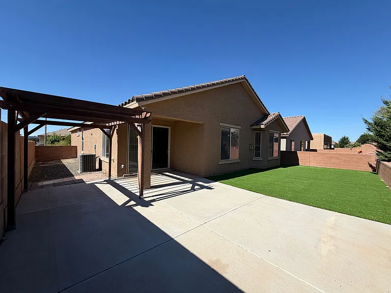 2861 Walsh Loop SE — Photo 38