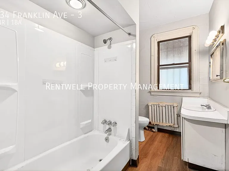 734 Franklin Ave #3 — Photo 21