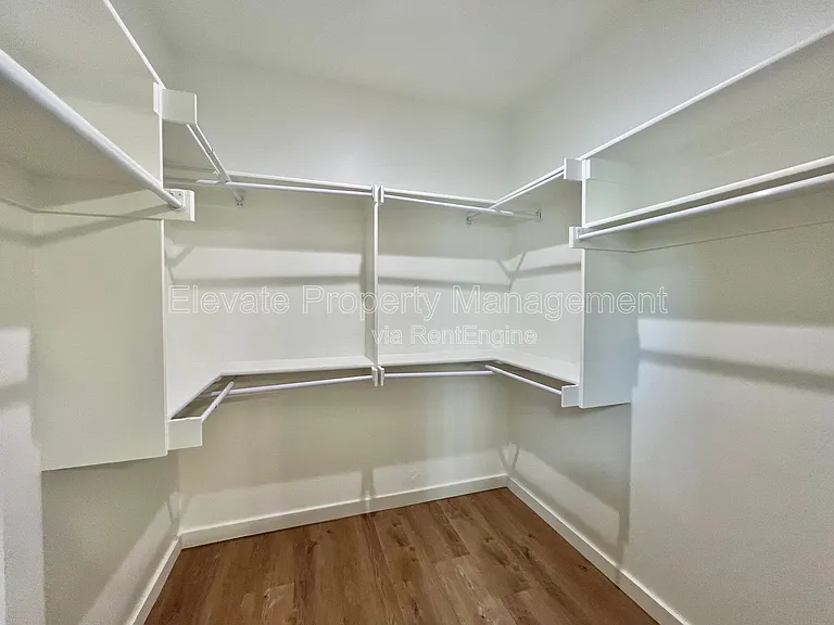 216 E Hurd St #250 — Photo 13