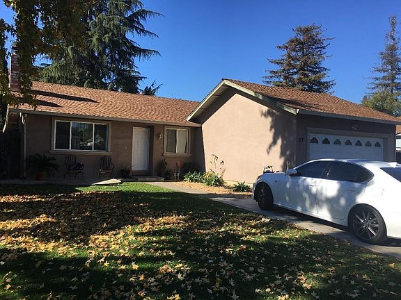 5th image of 27 Marilyn Cir