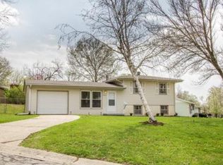 6409 N Flora Ave, Gladstone, MO 64118