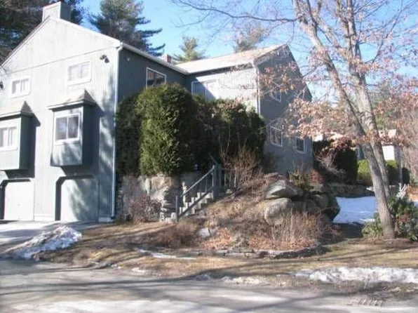5 Loyalist Dr, Uxbridge, MA 01569