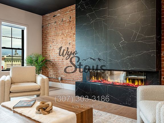 3rd image of 226 N Main St