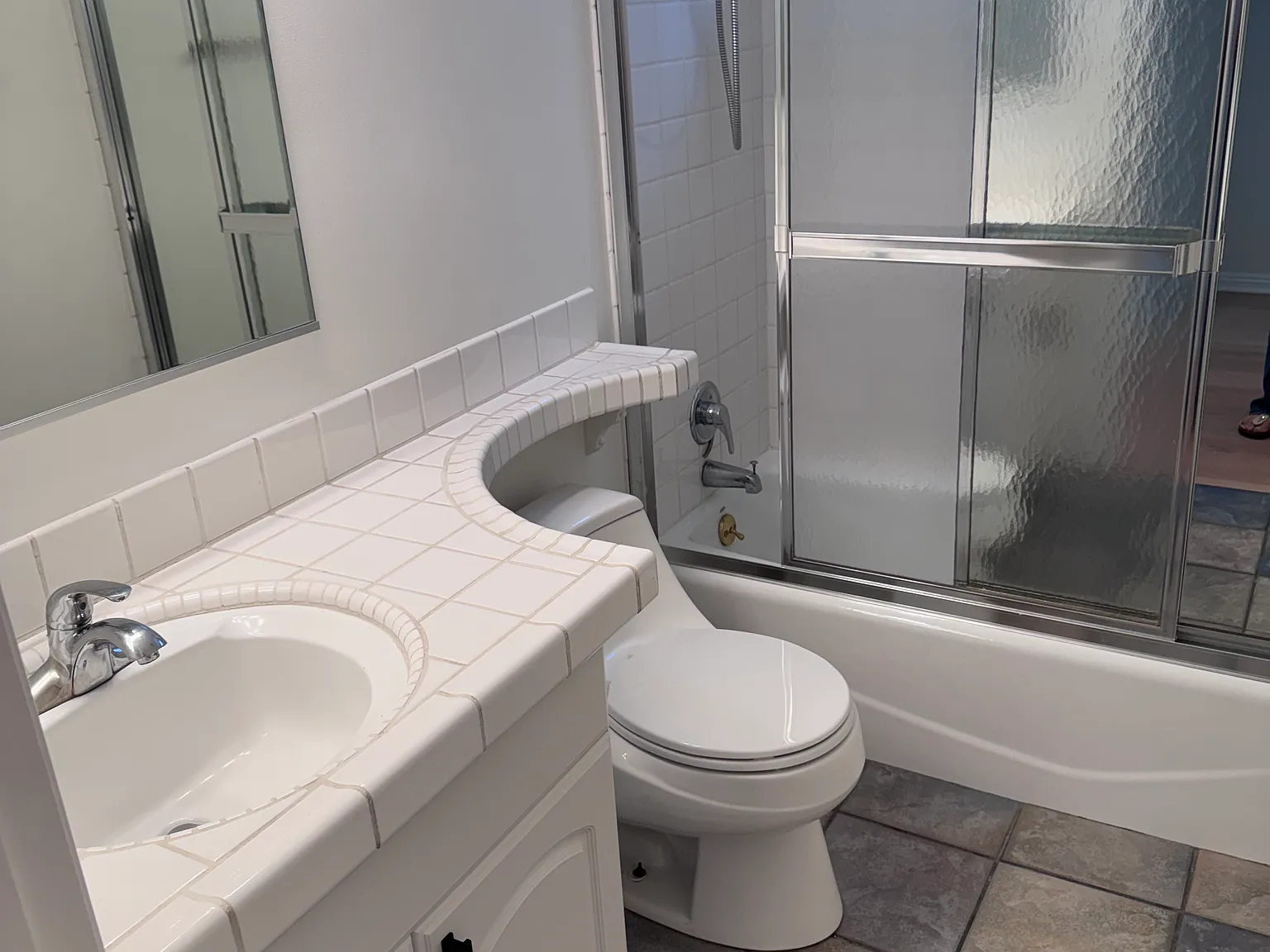 3 bed, 1139 sqft, $3,700 — Photo 2