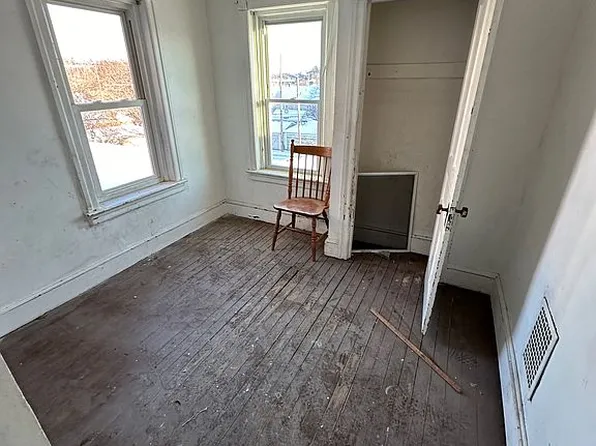 332 W Lincoln Hwy, Coatesville, PA 19320