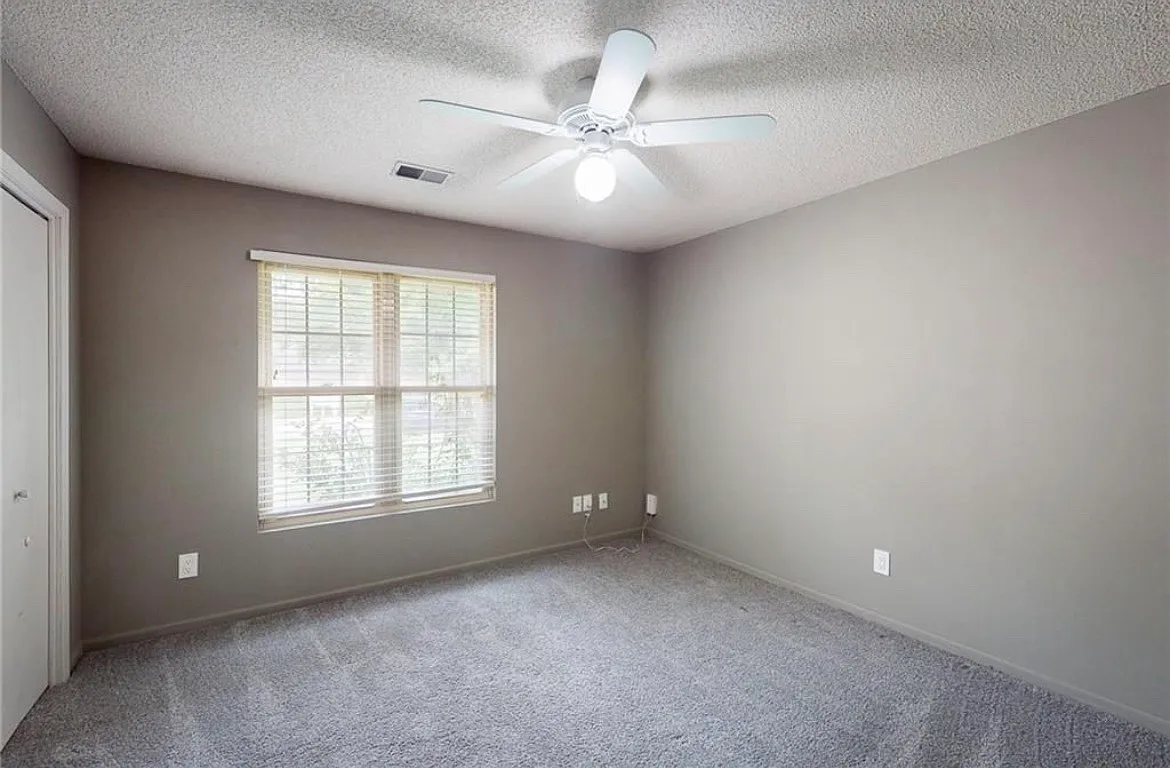 12204 Charlotte St — Photo 3