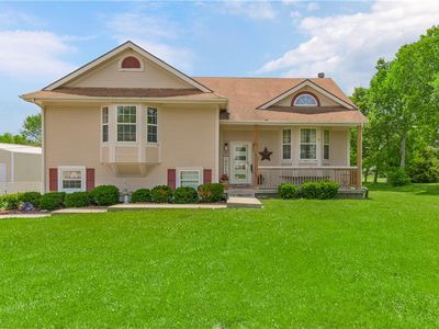 15375 Roger Rd, Leavenworth, KS, 66048