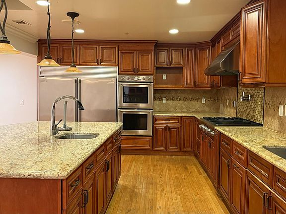 3rd image of 1765 Vista Del Valle Dr