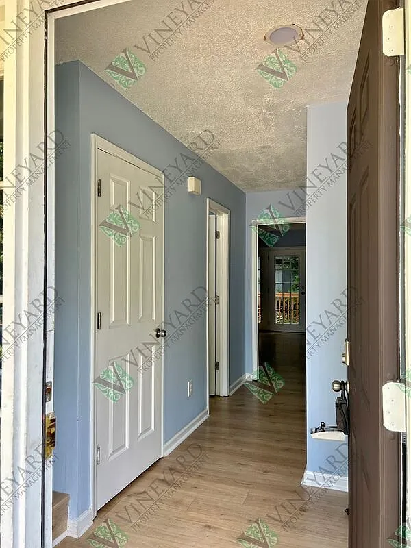 3 bed, 2.0 bath, 1364 sqft, $2,195 — Photo 4