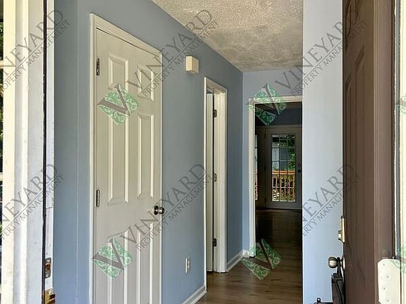 4th image of 1014 Falling Water Dr SE