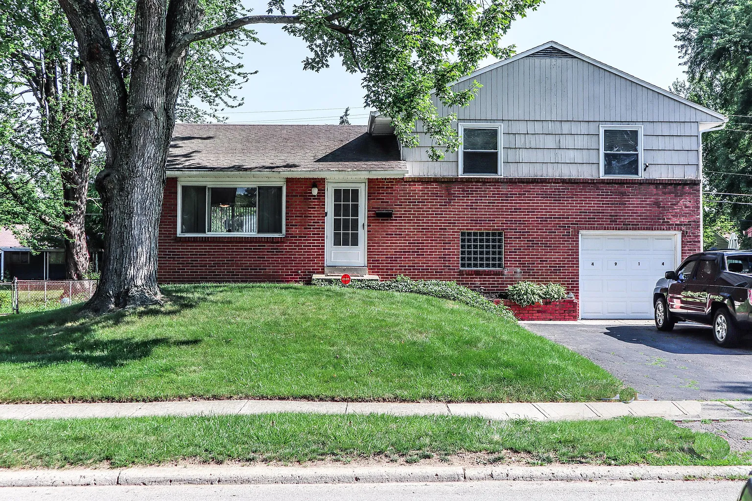 4914 Folger Dr photo 1