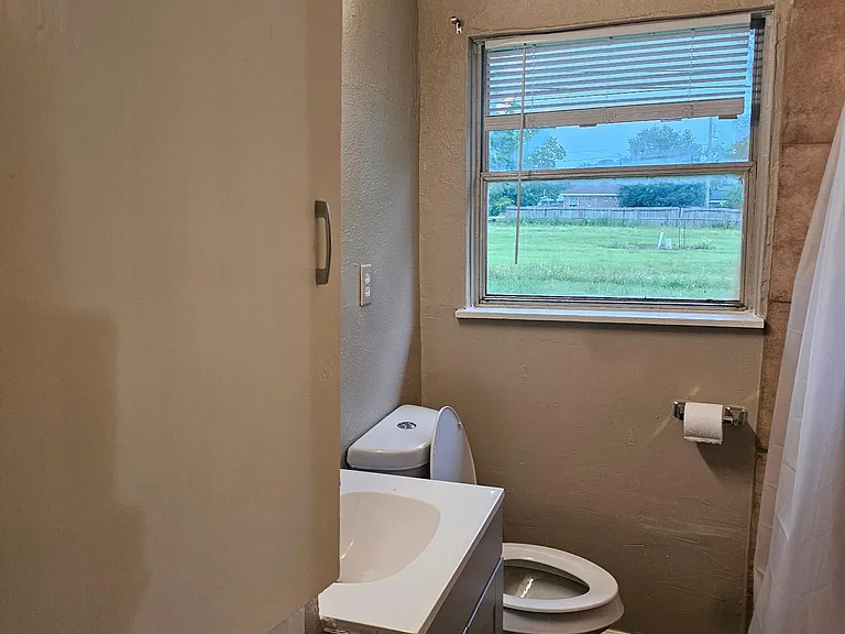 3021 Sunbeam St — Photo 3