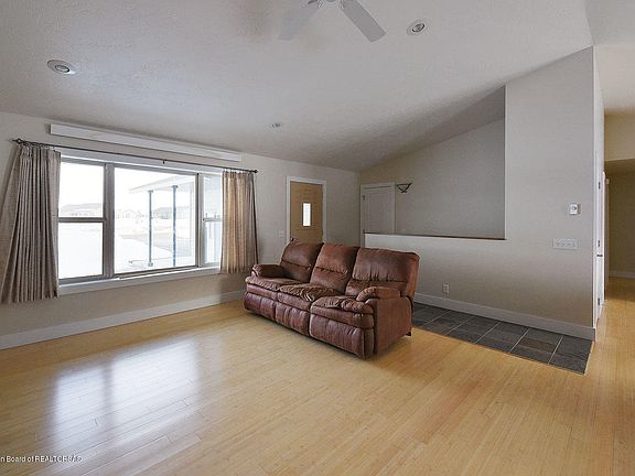 5th image of 59 Bear Lake Dr