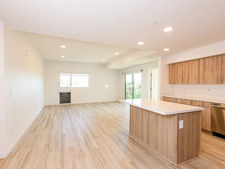 Rising Sun Apartments — Photo 15