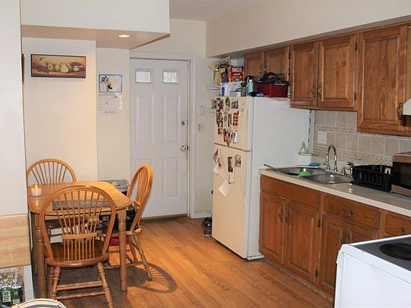2nd image of 70 Essex St