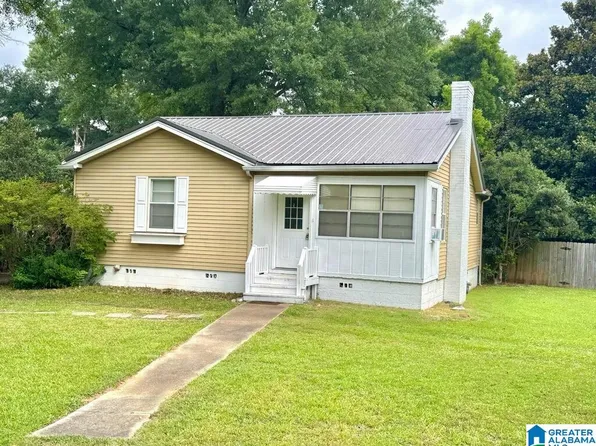 201 Meadowood Ave, Bessemer, AL 35023