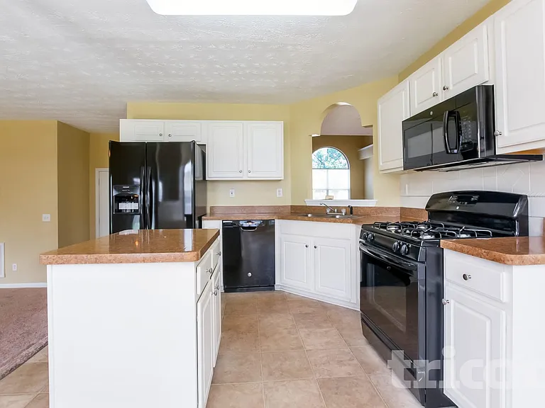 130 Labrea Blvd — Photo 5