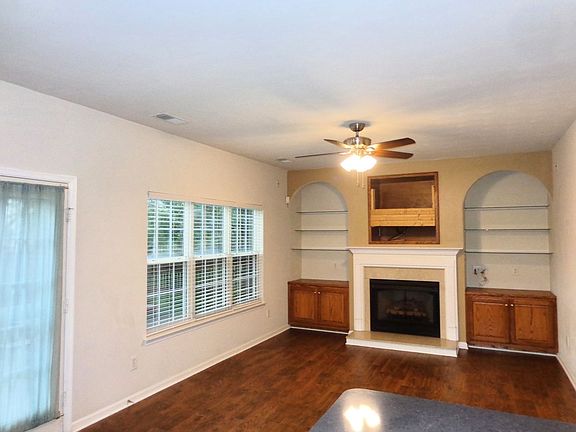 5th image of 2432 Lewis Dr