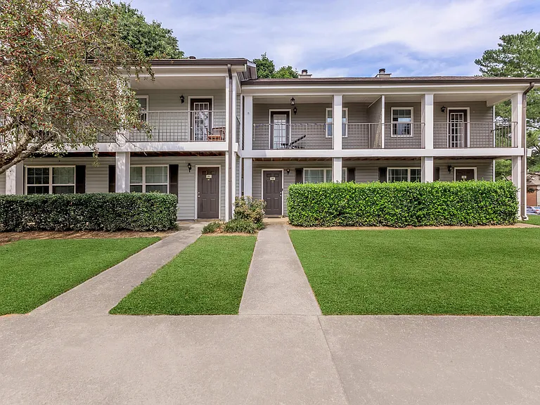 British Woods Apartments — Photo 33