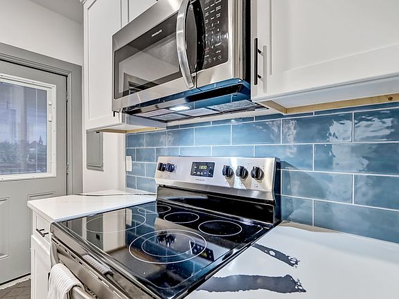 4th image of 136 Phelps St APT 3