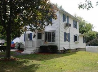 6 Chamberlain St, Smithfield, RI 02917