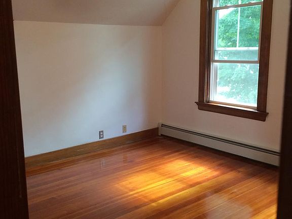 4th image of 134 Oakland Ave #3