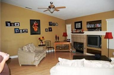 3rd image of 2331 Fargo Cir