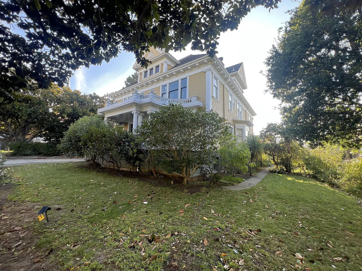 Durant Ave. 2318 — Photo 2
