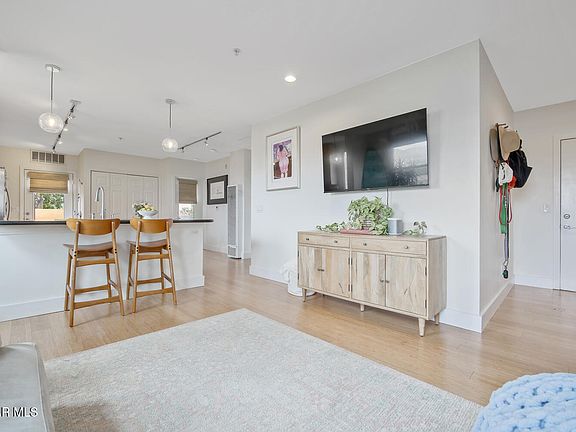 5th image of 285 N Ventura Ave APT 26
