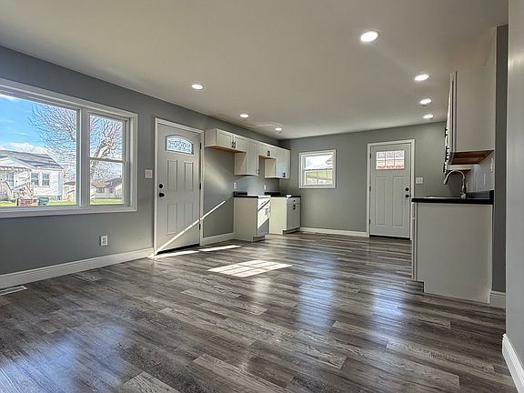 2nd image of 2409 Oneida Dr