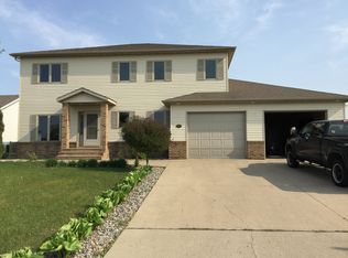 463 Clearview Ct, Moorhead, MN 56560