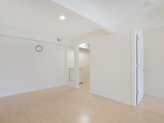 3rd image of 5200 Carriageway Dr APT 210
