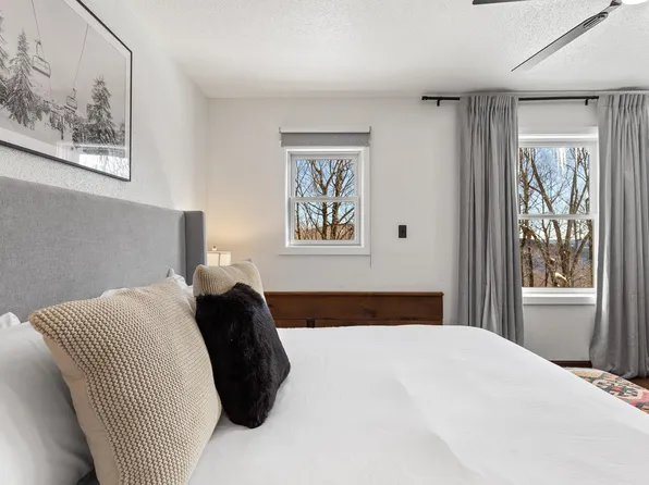 1990 East Mountain Road, Killington, VT 05751