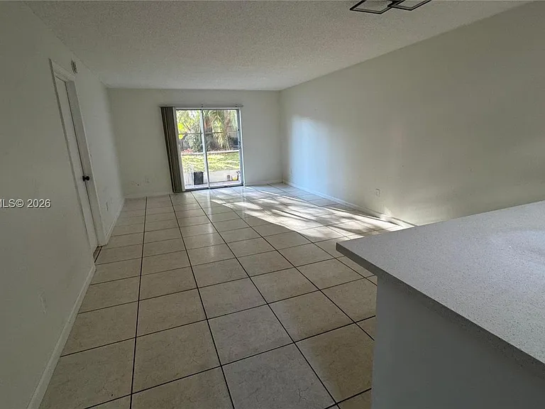 4111 Stirling Rd #102 — Photo 7