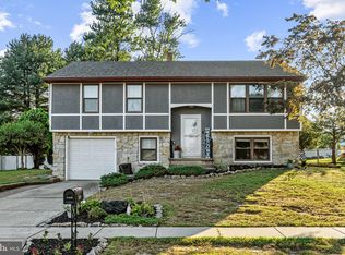 569 Sherry Dr, Runnemede, NJ 08078