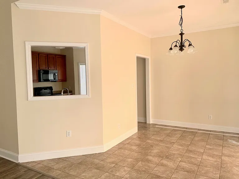 1008 Marley St — Photo 7