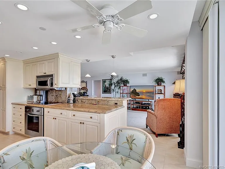 500 Ocean Dr #W-11 — Photo 22