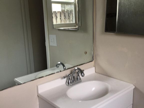 3rd image of 2150 NW 82nd Way