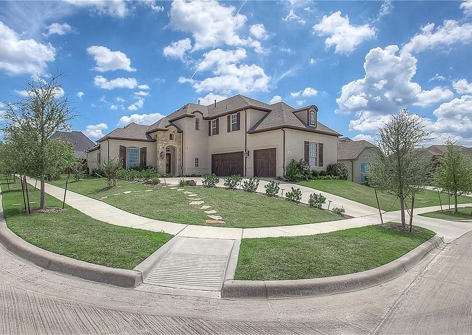 1st image of 200 Parkview Dr