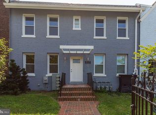 1111 Penn St NE APT 1, Washington, DC 20002