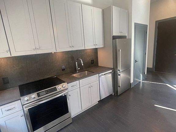 5th image of 705 Smithfield St #301