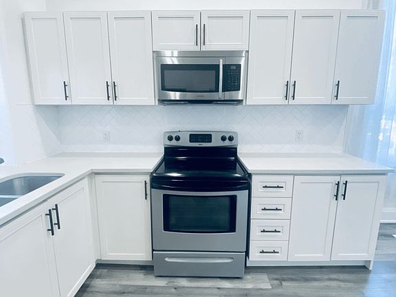 2nd image of 87 Victoria Ave N #1