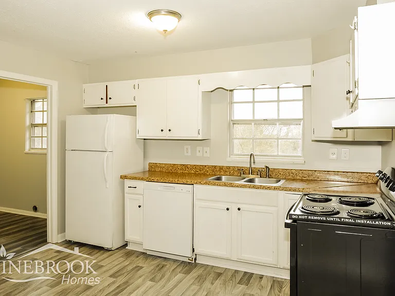 6104 Valley Park Dr NW — Photo 6