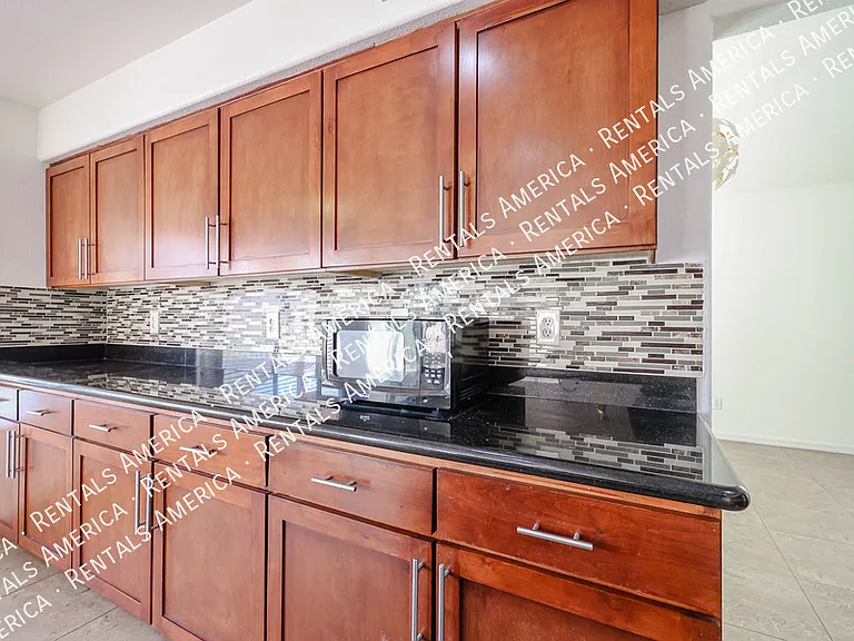 820 N Granada Dr — Photo 29